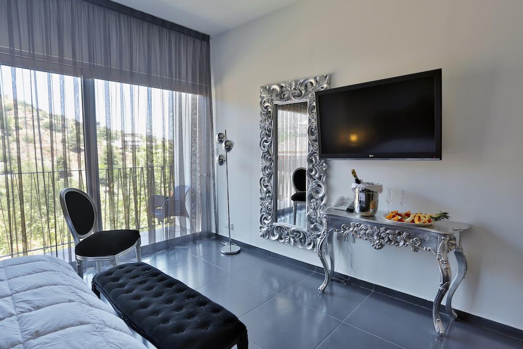 Crystal Hotel كاكوبرتريا الغرفة الصورة