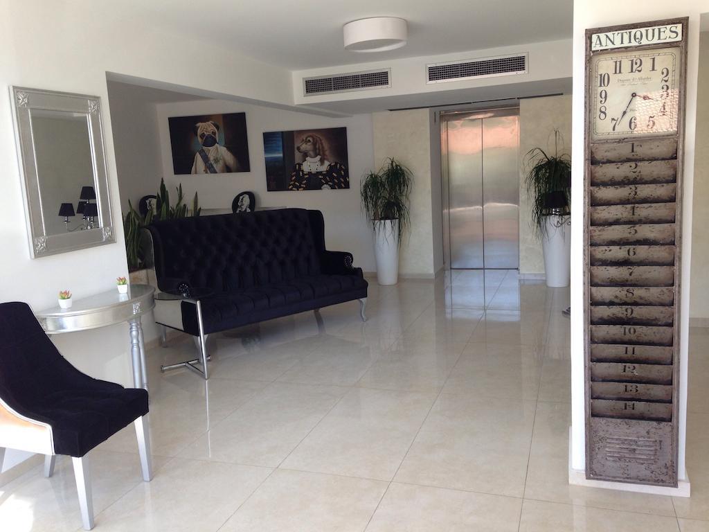 Crystal Hotel كاكوبرتريا المظهر الخارجي الصورة