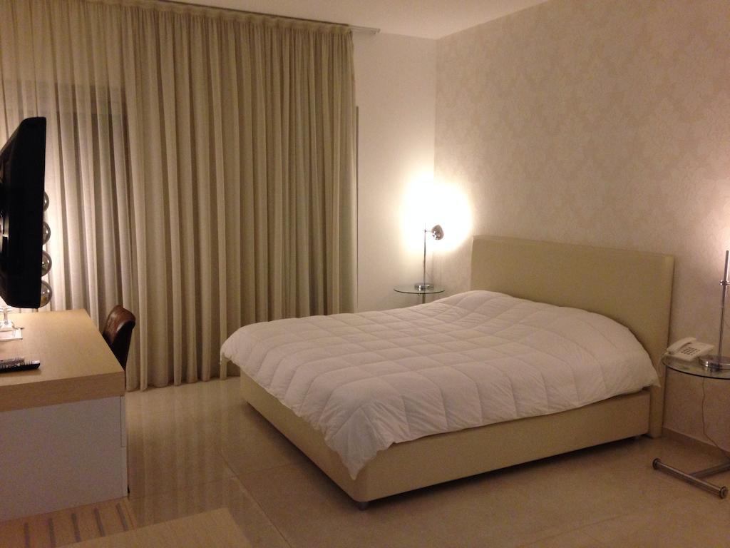 Crystal Hotel كاكوبرتريا الغرفة الصورة