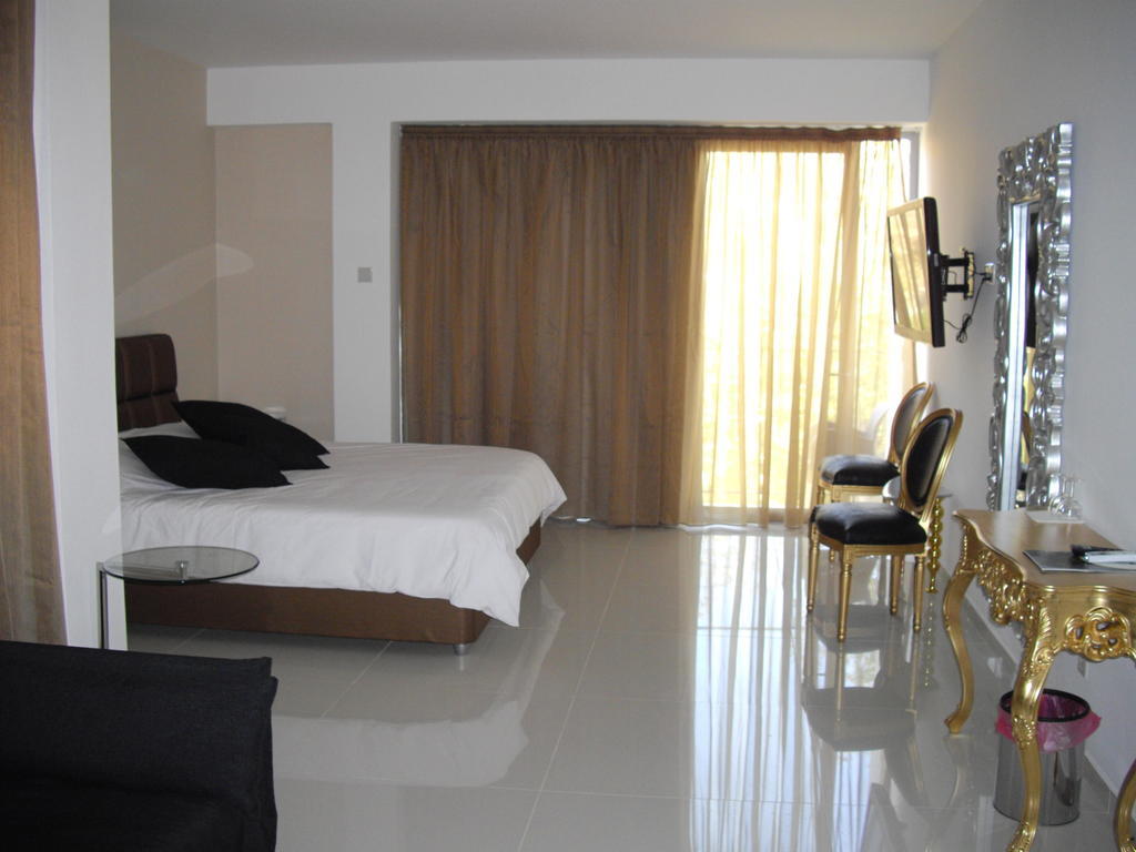 Crystal Hotel كاكوبرتريا الغرفة الصورة