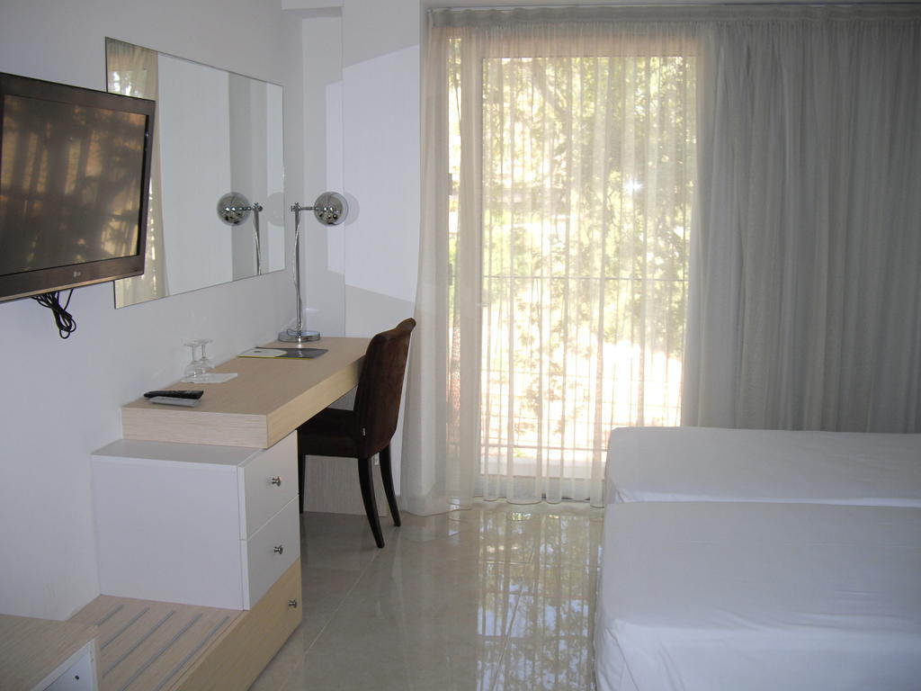 Crystal Hotel كاكوبرتريا الغرفة الصورة